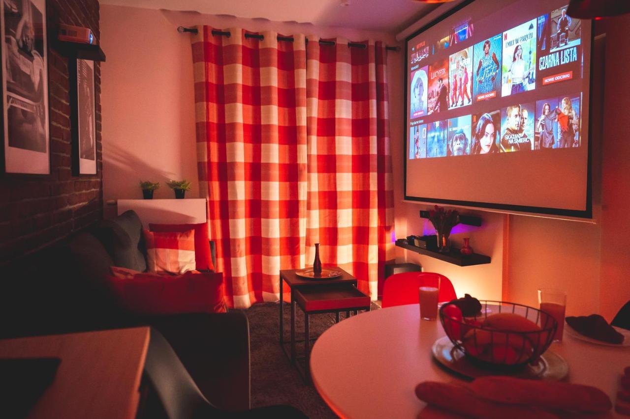 Movie Jacuzzi Apartment At The Main Station By Noclegi Renters Krakow Luaran gambar