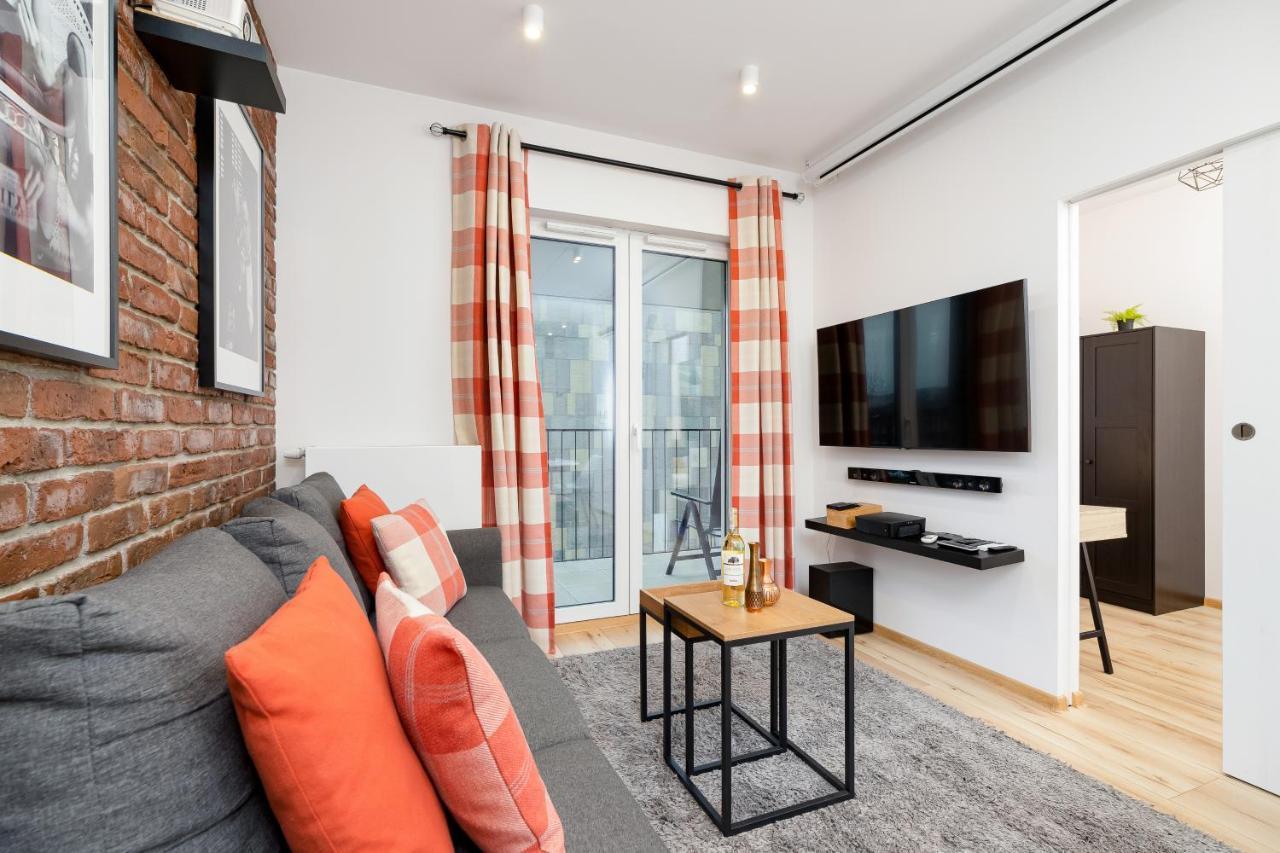 Movie Jacuzzi Apartment At The Main Station By Noclegi Renters Krakow Luaran gambar