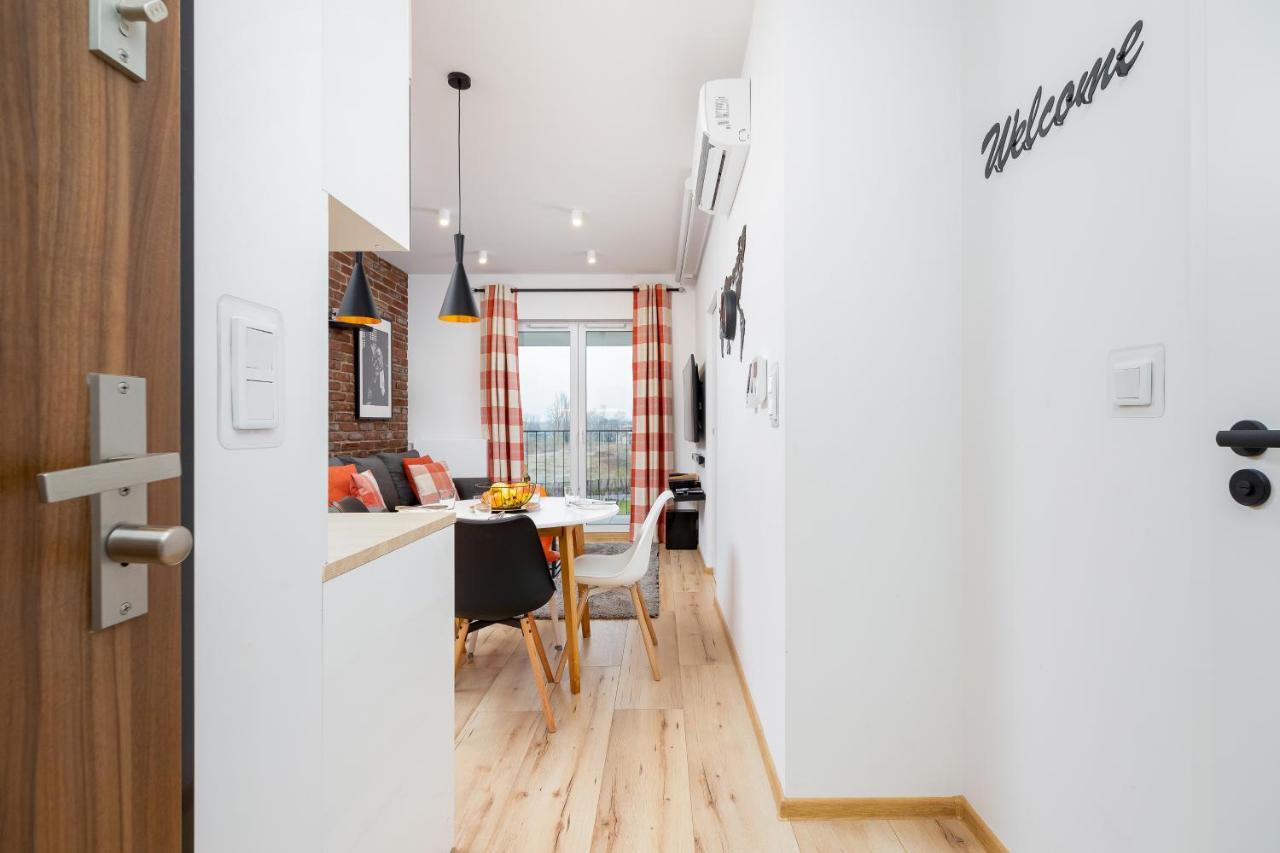 Movie Jacuzzi Apartment At The Main Station By Noclegi Renters Krakow Luaran gambar