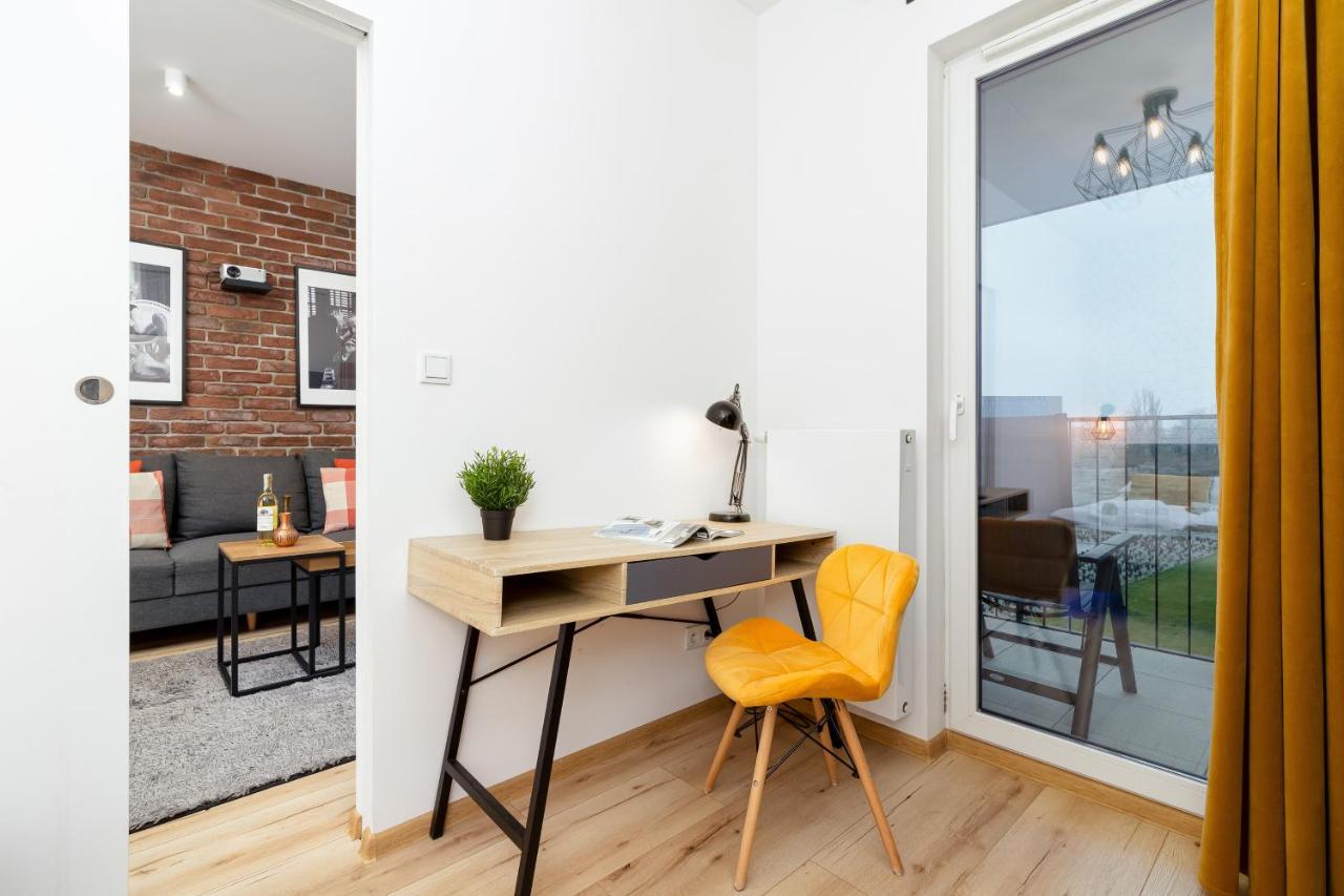 Movie Jacuzzi Apartment At The Main Station By Noclegi Renters Krakow Luaran gambar