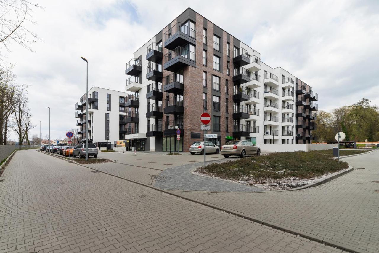 Movie Jacuzzi Apartment At The Main Station By Noclegi Renters Krakow Luaran gambar